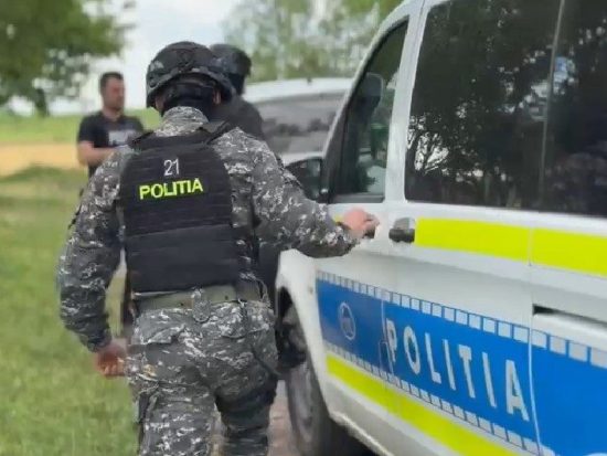 Tânără reținută pentru amenințări online în cazul crimei din Mureș
